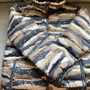 Boys Patagonia nano puff camo jacket MED